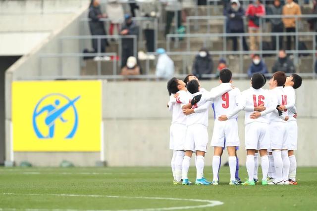 周琦16+17广东胜江苏 高诗岩26+10山东负同曦