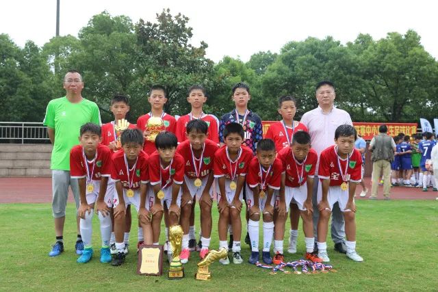 米体：邓弗里斯合同中没有解约金条款